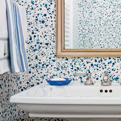 Splatter wallpaper in bathroom