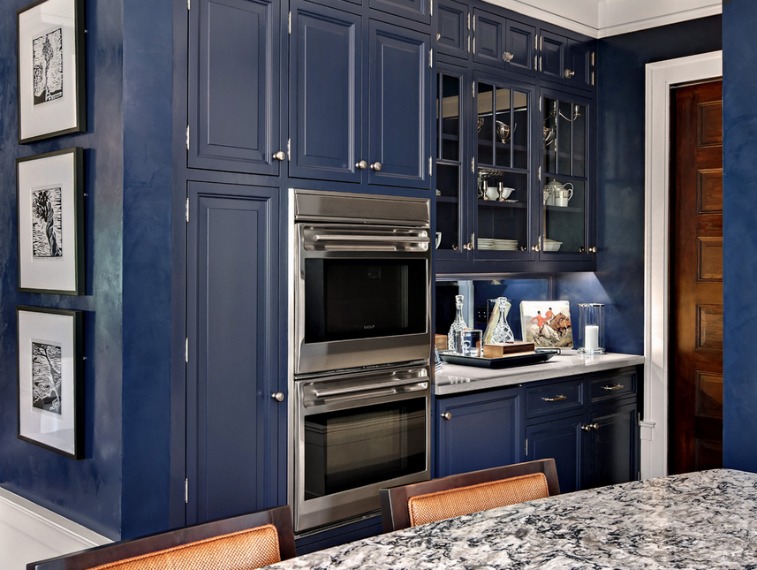 Matching walls and kitchen cabinets