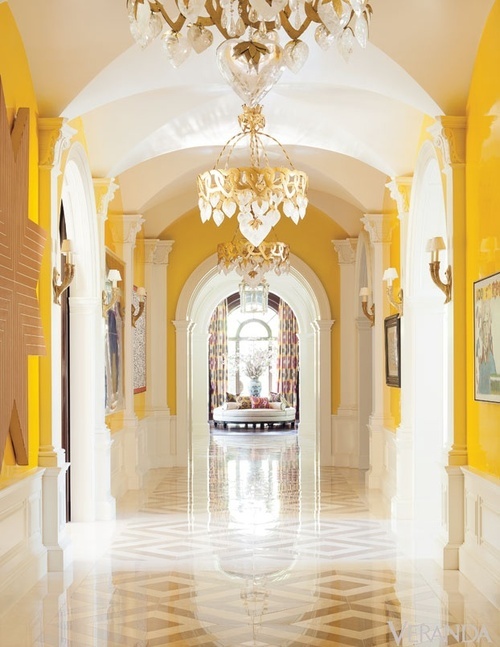 Dramatic foyer in yellow