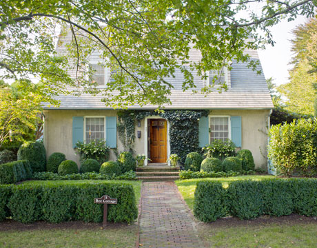 54c91659c7db4_-_hbx-frances-schultz-bee-cottage-front-0911-dw